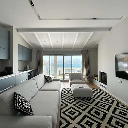 公寓 Penthouse With Jackuzy