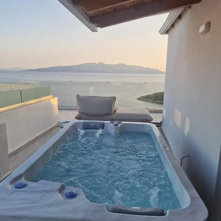 Penthouse With Jackuzy 公寓 Sarandë