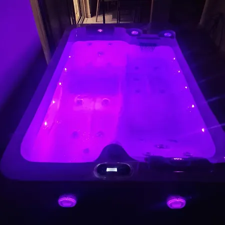 公寓 Penthouse With Jackuzy