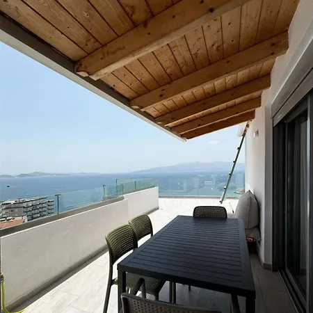 Penthouse With Jackuzy