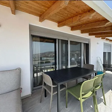Penthouse With Jackuzy Sarandë