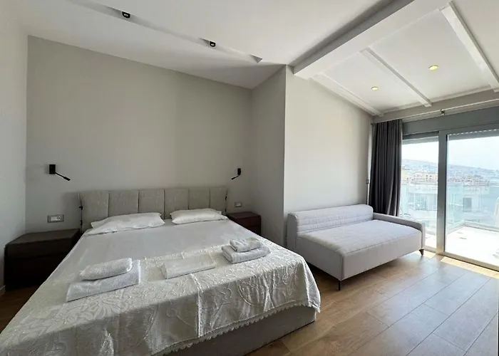 Appartement Penthouse With Jackuzy Sarandë